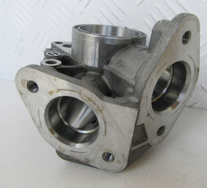 CASING PUMP MERCEDES W221 4.7 V8 278 A2780700330 photo 5 - milautoparts-fr.ukrlive.com