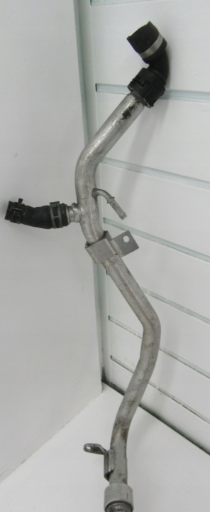 FIL TUYAU EAU AUDI A8 D4 4.2 TDI 057121075AN