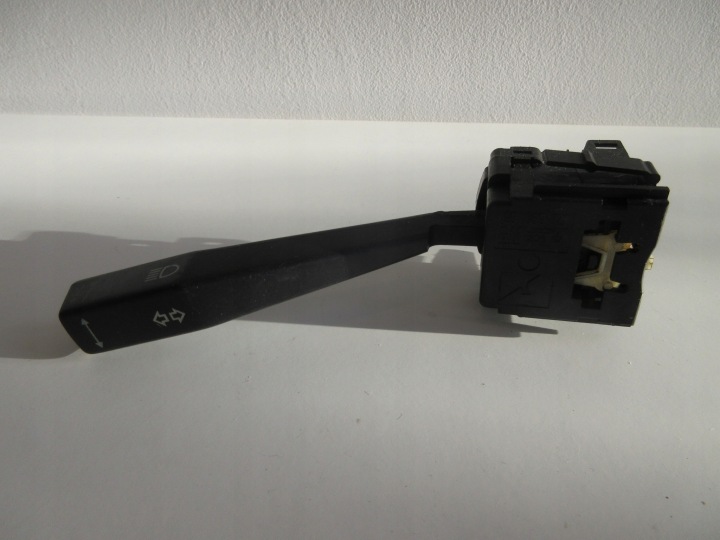 COMMUTATEUR CLIGNOTANTS OPEL CORSA A 90126712