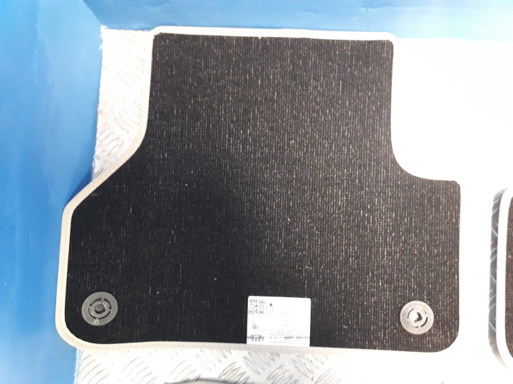 TAPIS DE SOL VELOURS ENSEMBLE AUDI A5 SP 8W0864450B