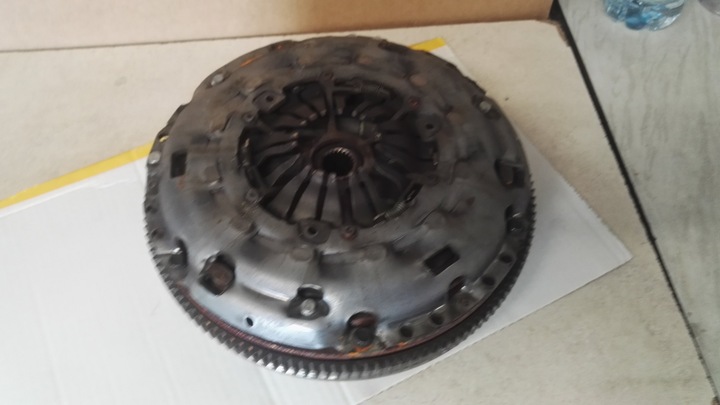 VW TIGUAN 14 R 1.4 TSI CLUTCH SET 03C105266L photo 1 - milautoparts-fr.ukrlive.com