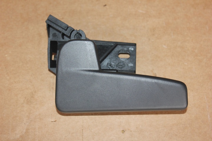 HANDLE OPENING HOOD VW GOLF SPORTVAN 517823633 photo 1 - milautoparts-fr.ukrlive.com