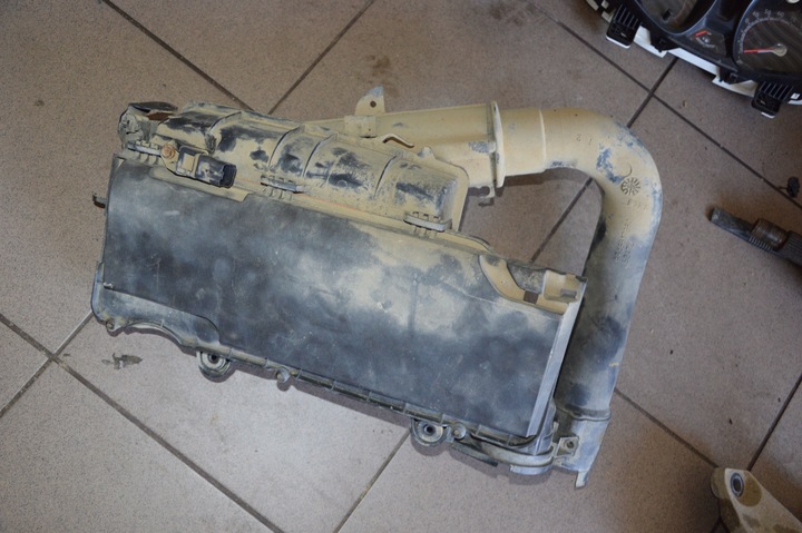 CASING FILTER AIR FORD FIESTA MK7 1.4TDCI photo 1 - milautoparts-fr.ukrlive.com