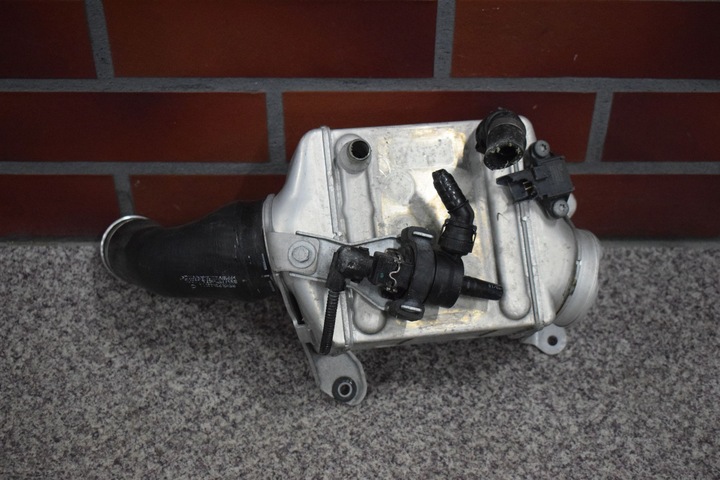 RADIATOR AIR LEFT BMW 6 F06 F12 F13 5.0 photo 3 - milautoparts-fr.ukrlive.com