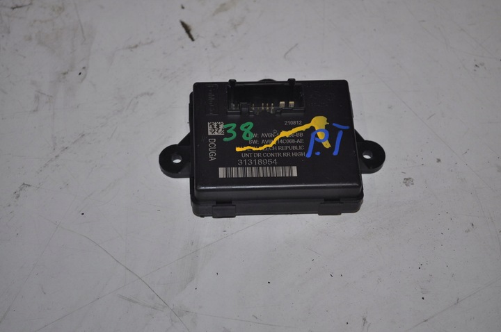 Блок управления дверь 31318954 volvo v40 12-, Цена