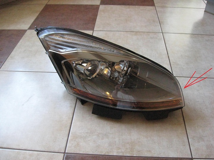фото №1, Правая лампа перед - bi-xenon - citroen c4 picasso