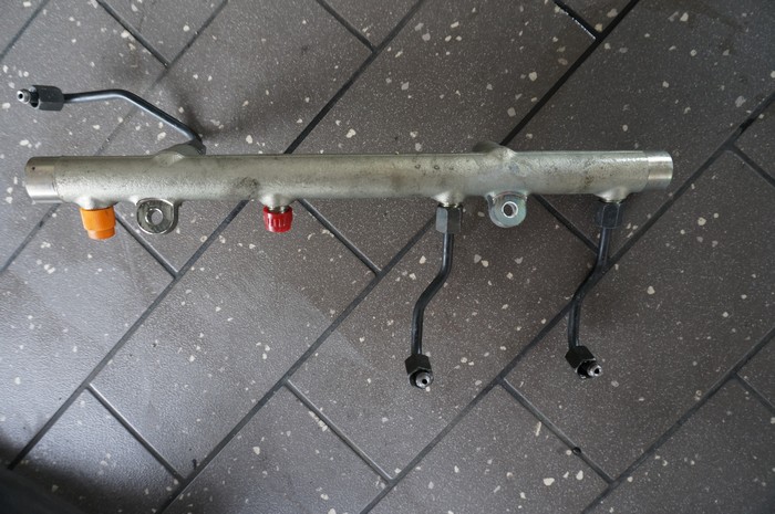 фото №1, Планка впрыскивающий mercedes 4,0 cdi w220 w163