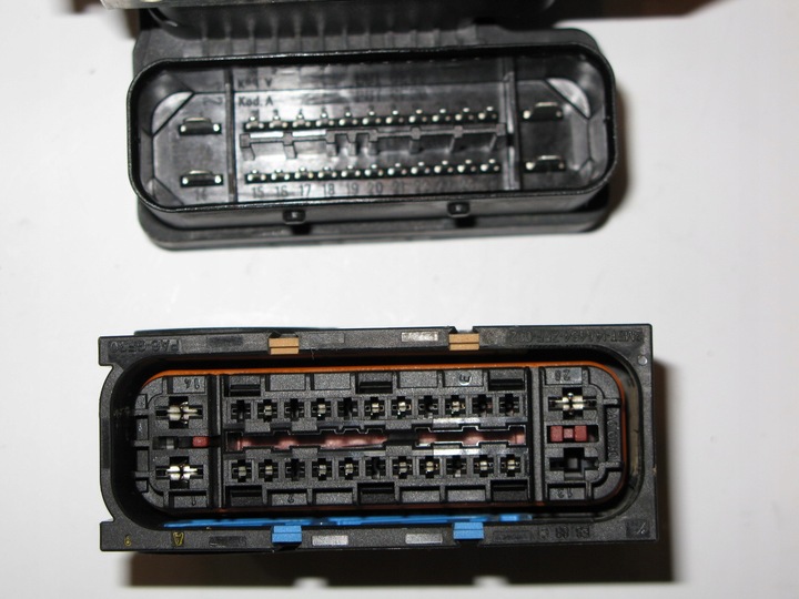 фото №8, Wtyczk abs ford fiesta es 88c 3m5t-14a464-zpf-002