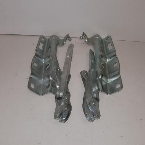 фото №1, Mercedes w203 c класс петли капота перед новое