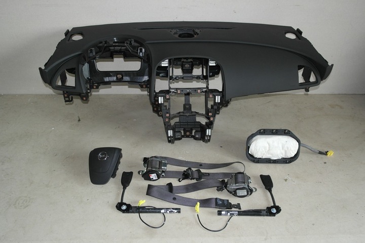 фото №1, Opel astra j 4 iv подушка безопасности ремни панель консоль капот pulpit полка pas
