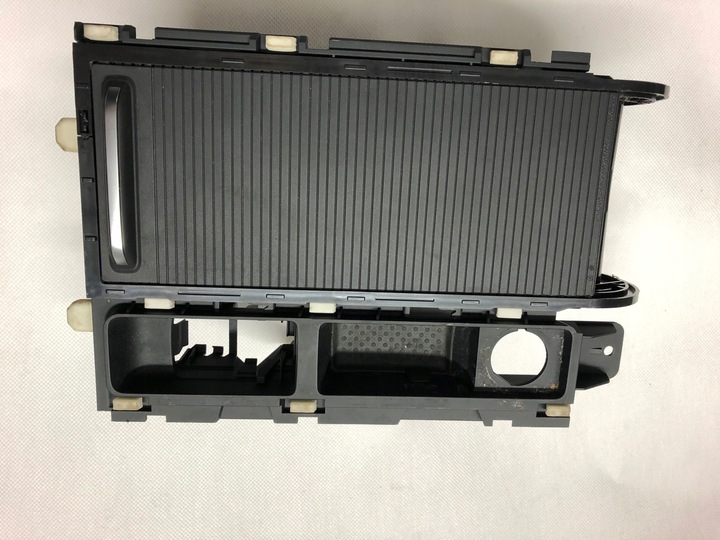 фото №1, Держатель бардачок чашки vw passat b8 3g0862531e