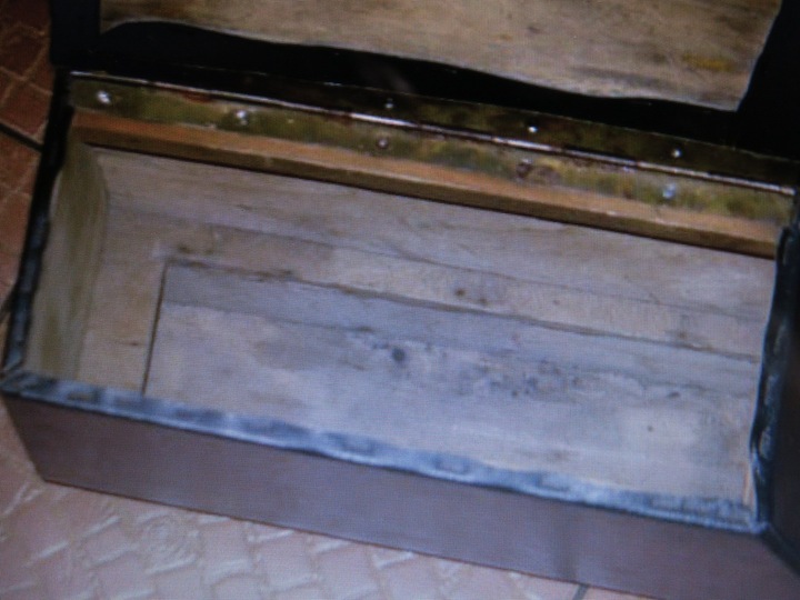 фото №9, Чёрный подлокотник w туннель mercedes w123