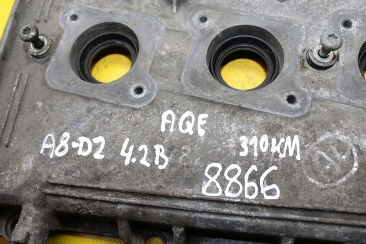 фото №6, Кришка клапанів 4.2b a8 d2 310km aqf 077103475n