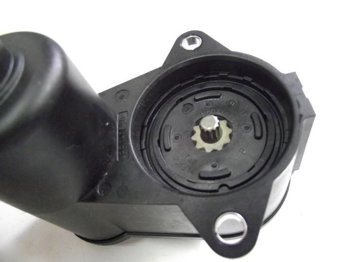 фото №2, Двигунчик затискач зад vw passat b6 3c0998281 org