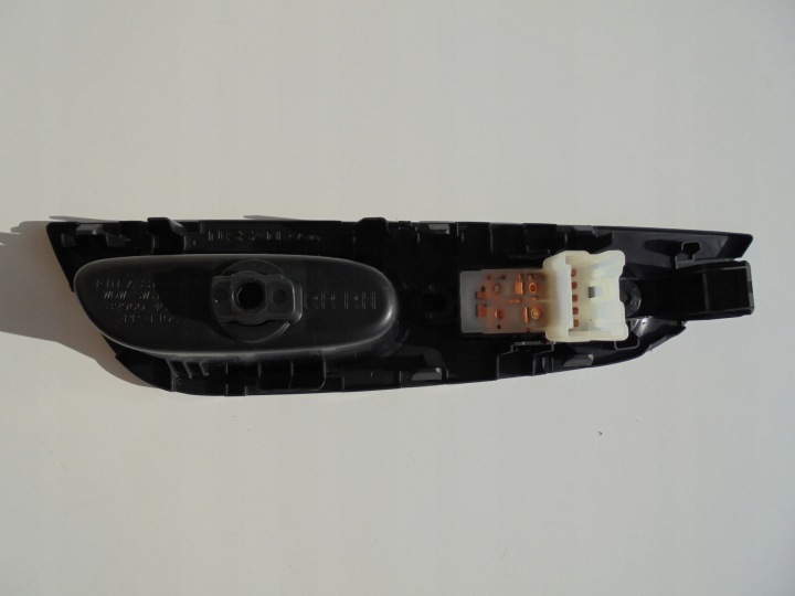 фото №7, X-trail t32 перемикач скло праве зад 829604ce0a