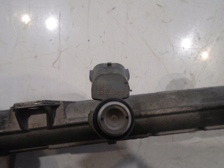 фото №4, Топливная рейка seat ibiza ii fl 036133319aa