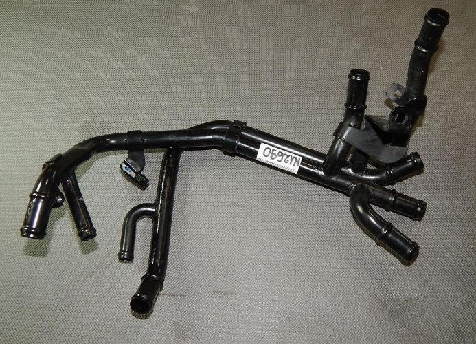 AUDI A6 C7 2.0 TDI hose wiring of water 04L122157T