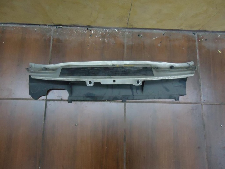 GURTEN OBEN RENAULT SCENIC 2000R.