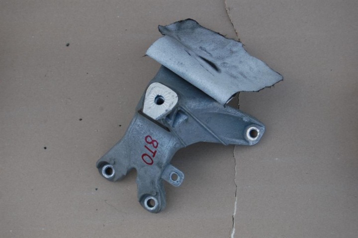 holder right holder of the engine AUDI A5 8T0 2,0 TDI