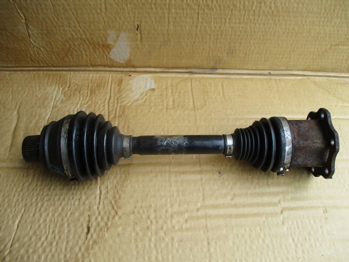 Antriebswelle vorne Audi A4 A5 Q5 8K0407271S
