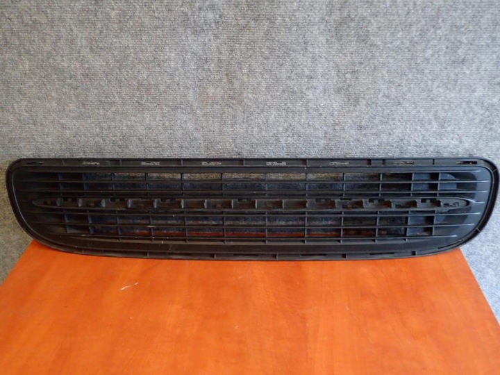 grid of a bumper MINI COOPER R55