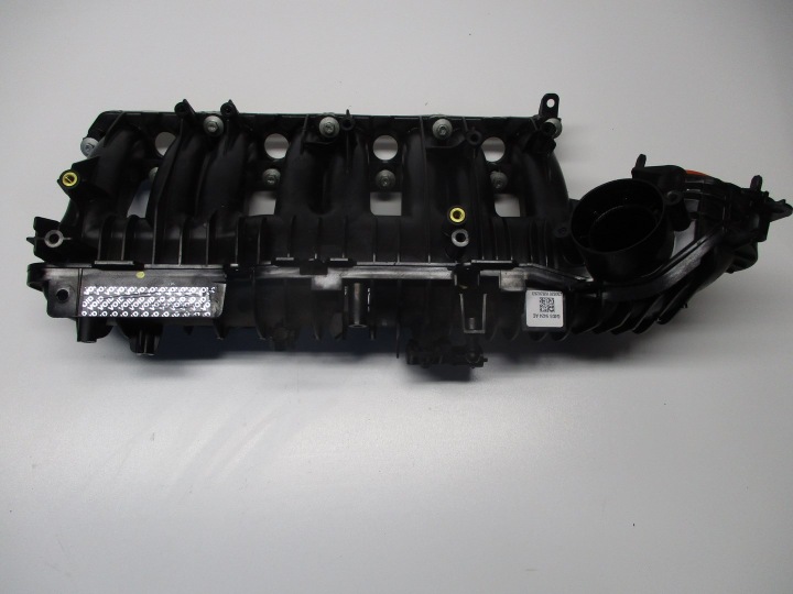 Collettore aspirazione usato JAGUAR F PACE 2,0D G4D3-9424-AC
