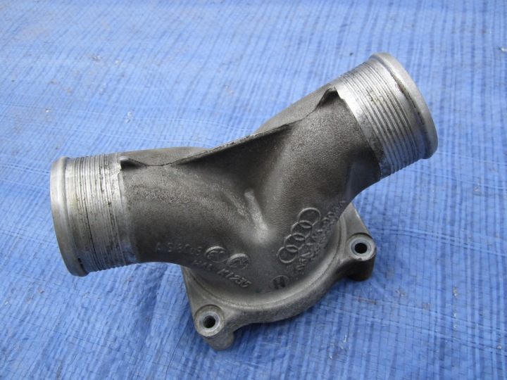 air hose Audi Q7 6.0 V12 05A145905A