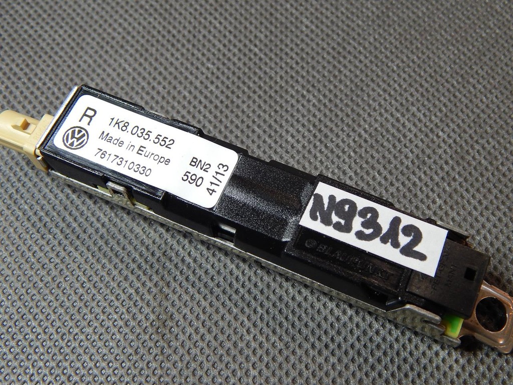 фото №1, Vw scirocco усилитель антенный 1k8035552