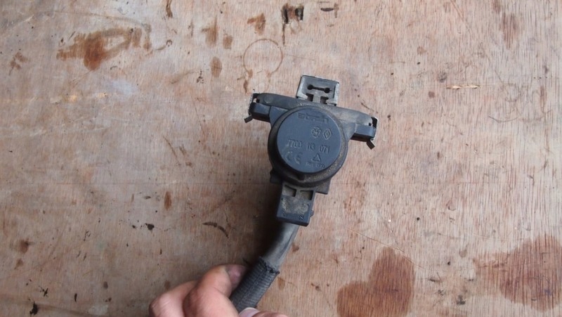 фото №8, Клапан вакууму trafic 2.0 dci 7700113071