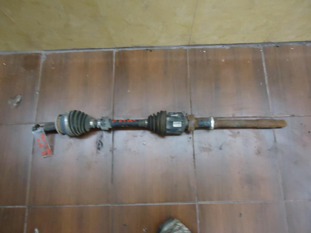 фото №1, Приводной вал правая toyota rav4 rav-4 2.2d 06-