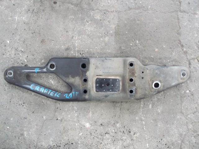 фото №1, Кронштейн подрамник подрамник правый vw crafter 2.5 tdi