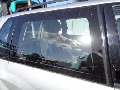 фото №6, Стекло дверь правая задняя mitsubishi space runner ii