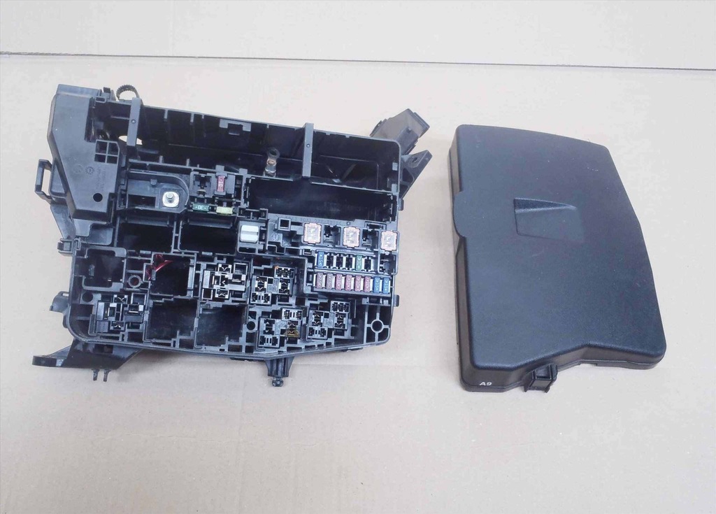 фото №1, Avensis auris verso коробка корпус запобіжників