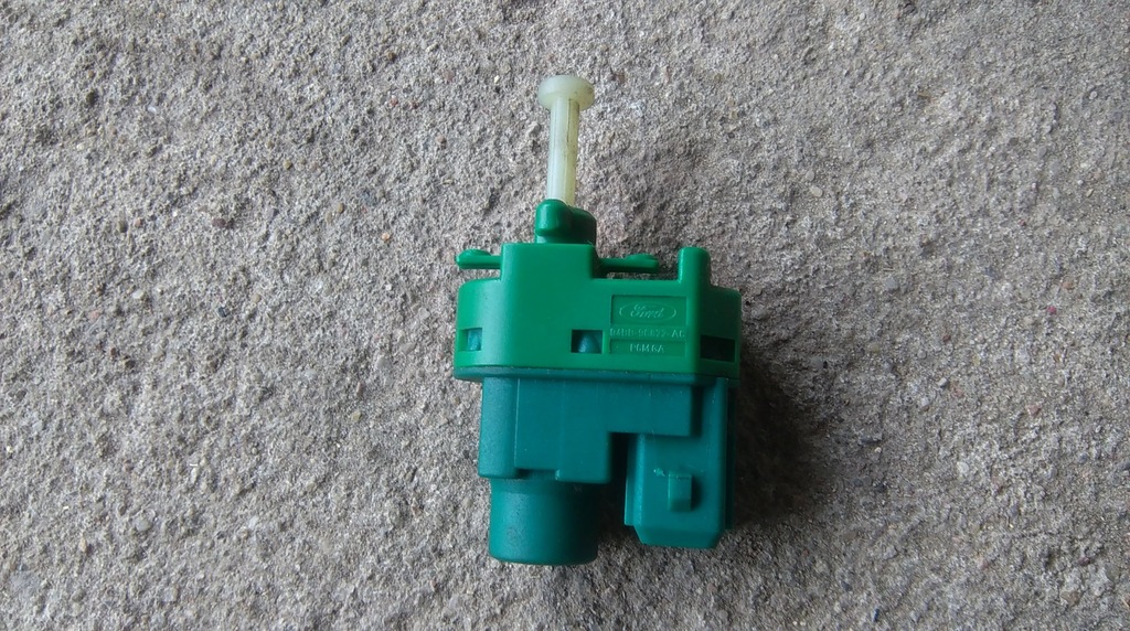 фото №1, Mazda 2 02-07 датчик стоп-сигнал гальма