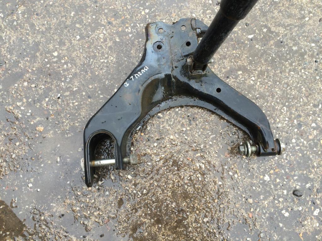 фото №1, Isuzu d-max рычаг 02-07 левый передний