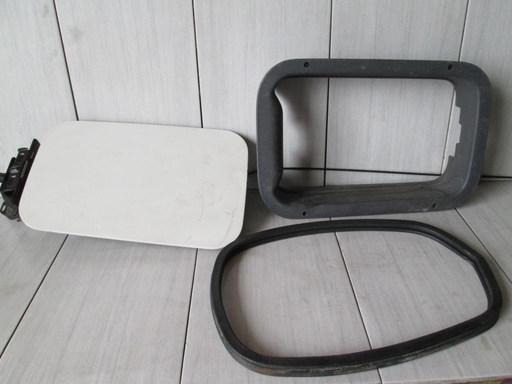 фото №2, Дверцята кришка багажника бардачка комплект scania r