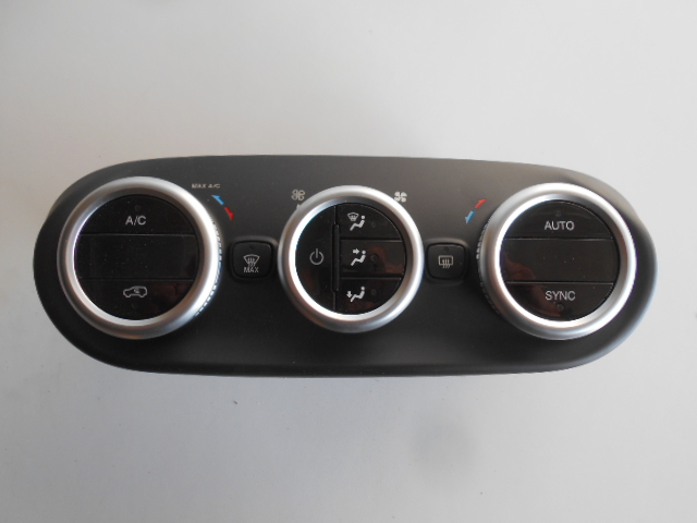 фото №1, Alfa romeo giulietta lift 2016 панель кондиционера