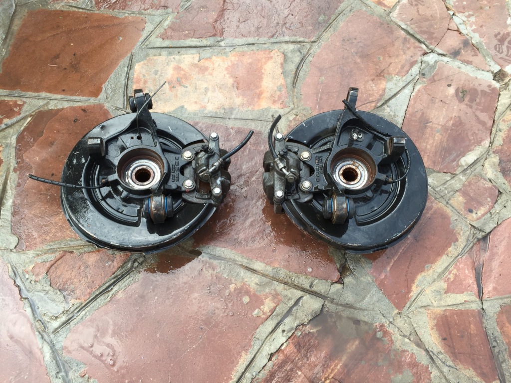 фото №2, Range rover vogue 3.6td поворотный кулак ступица задняя правая