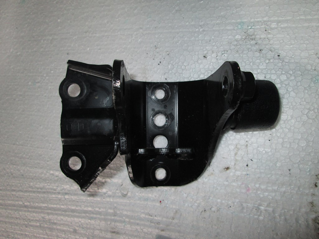 фото №1, Кронштейн опора toyota rav4 2.0 d4d 2013r.