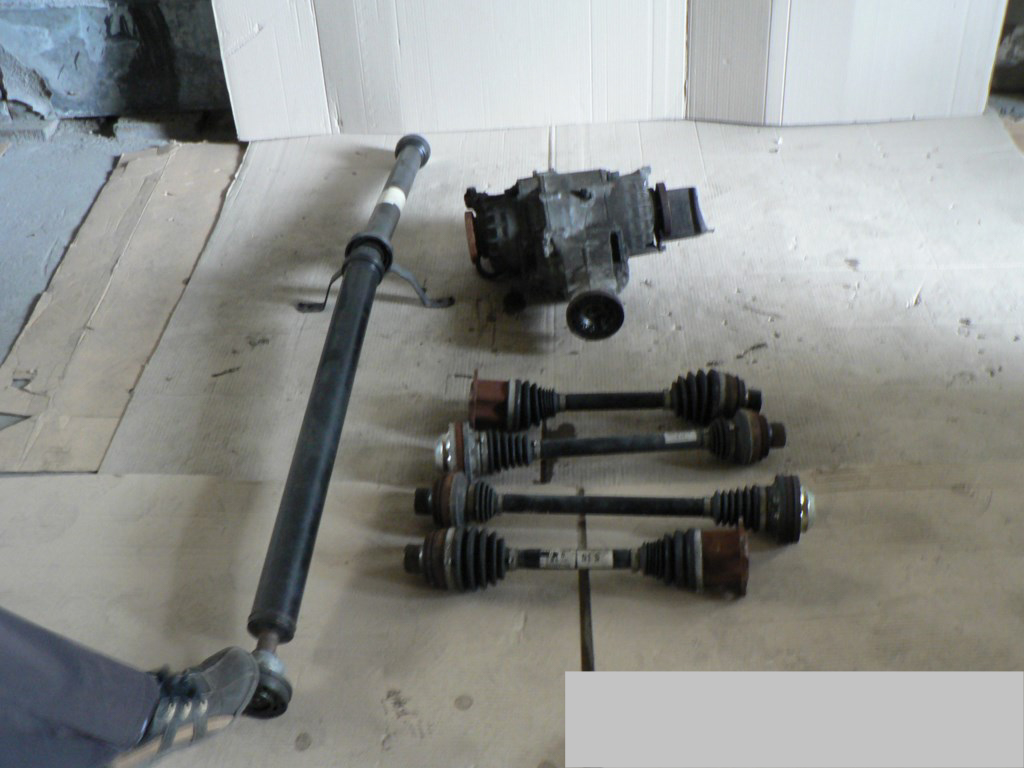 фото №1, Dw audi a8 h4 - приводной вал 8r0501203d