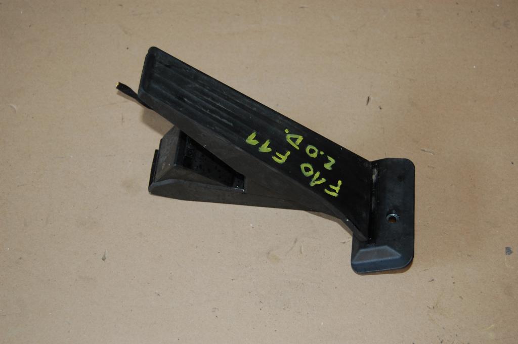 фото №1, Педаль газа bmw 5 f10 f11 2.0d