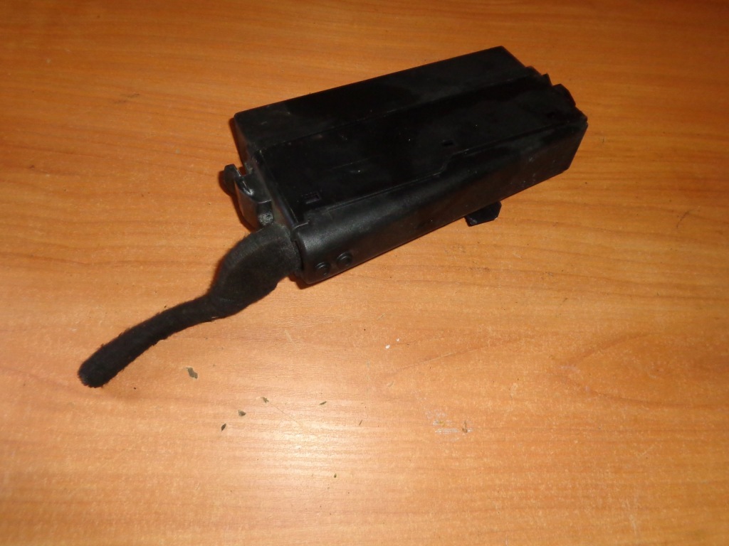 фото №1, Vectra c signum 3.0 корпус коробка предохранители