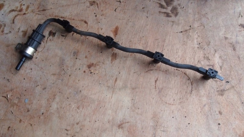 Трубка шланг впрыскная топливная trafic 2.0dci m9r с Разборки