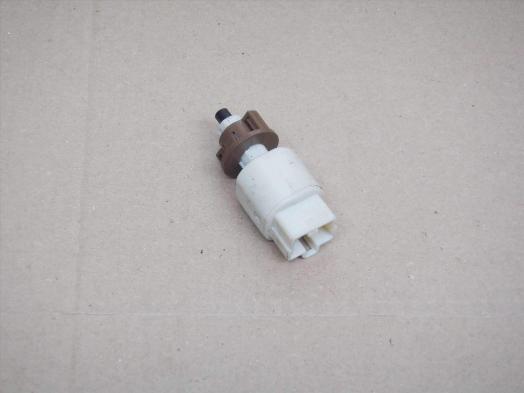 фото №1, Yaris avensis auris corolla aygo датчик стоп-сигнал