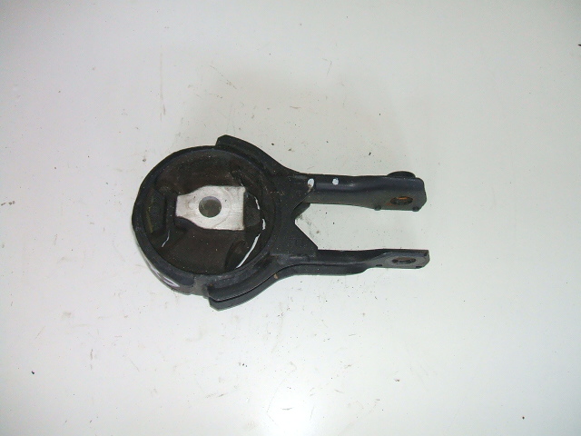 фото №1, Mazda cx3 1.5d кронштейн подушка коробки передач