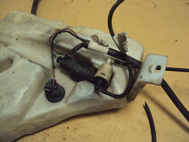 фото №1, Бачок омивача vw touareg 2002-