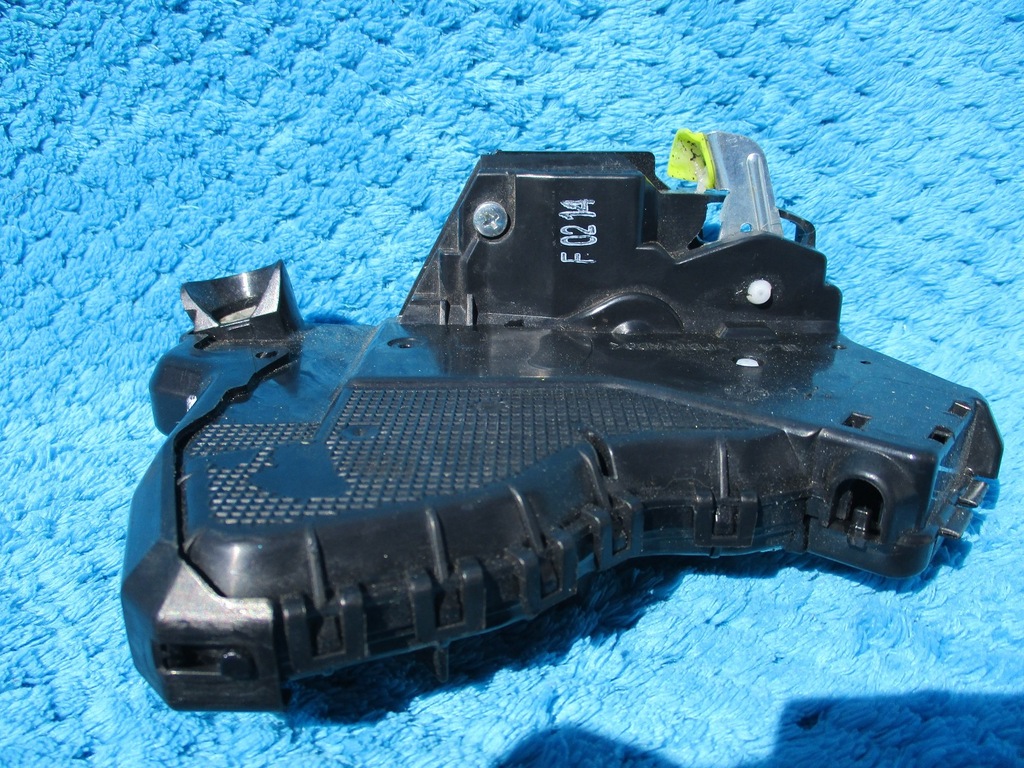 фото №5, Toyota auris camry 2013- замок дверь передние левая