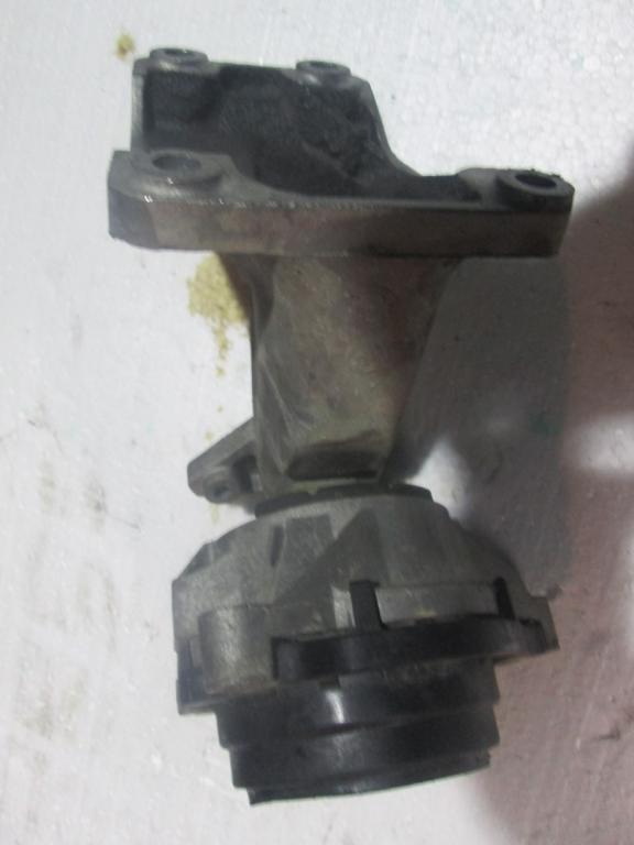 фото №2, Кронштейн подушка bmw 1 f20 1,6d