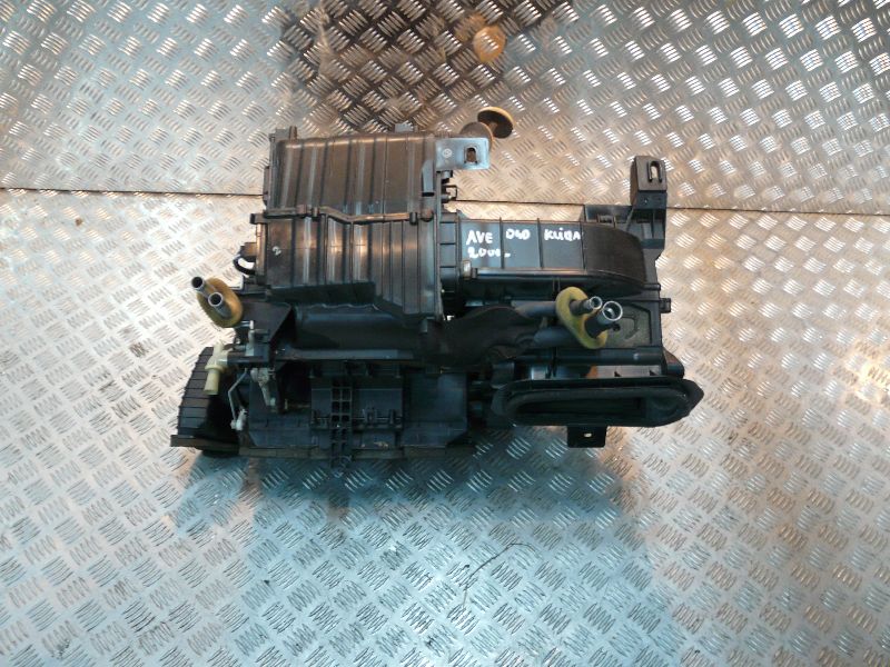 фото №1, Toyota avensis 2000 обігрівач