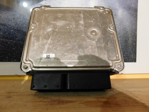 фото №4, Bmw 3 e90 e92 e93 2.0d блок управления бортовой компьютер двигателя